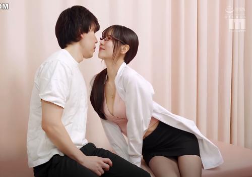 Đi khám chim ai ngờ bác sĩ nữ xinh đẹp phải lòng