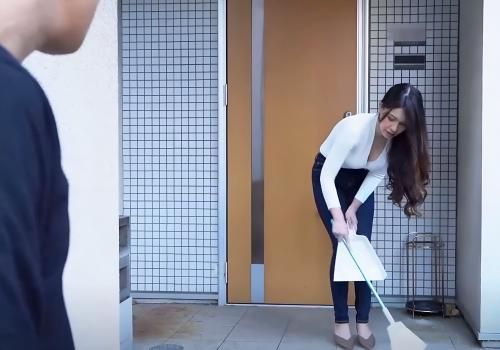 Sáng sớm nhìn chị hàng xóm cô đơn thật gợi cảm