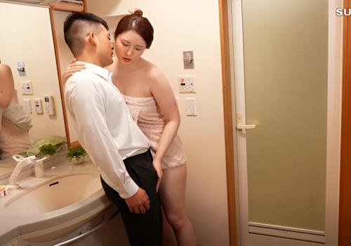 Chàng trai không cưỡng lại sức hấp dẫn của mẹ bạn thân