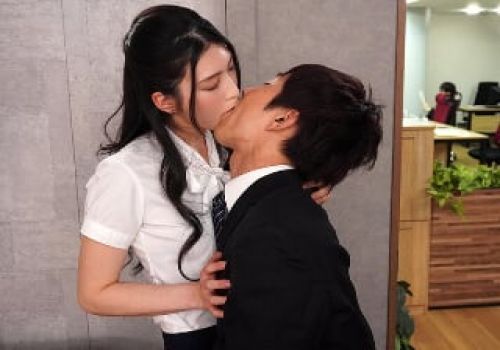 Sếp nữ cuồng dâm khao khát mối tình vụng trộm