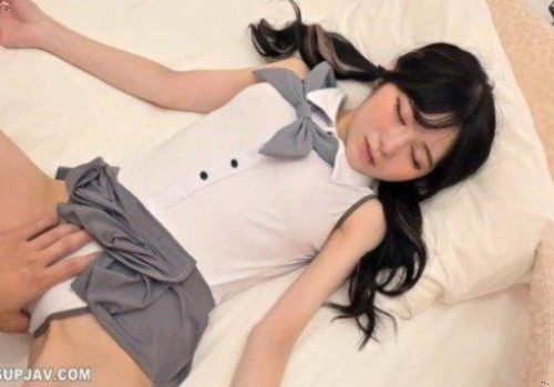 Giao hợp em nữ sinh bướm căng tròn đang tới ngày